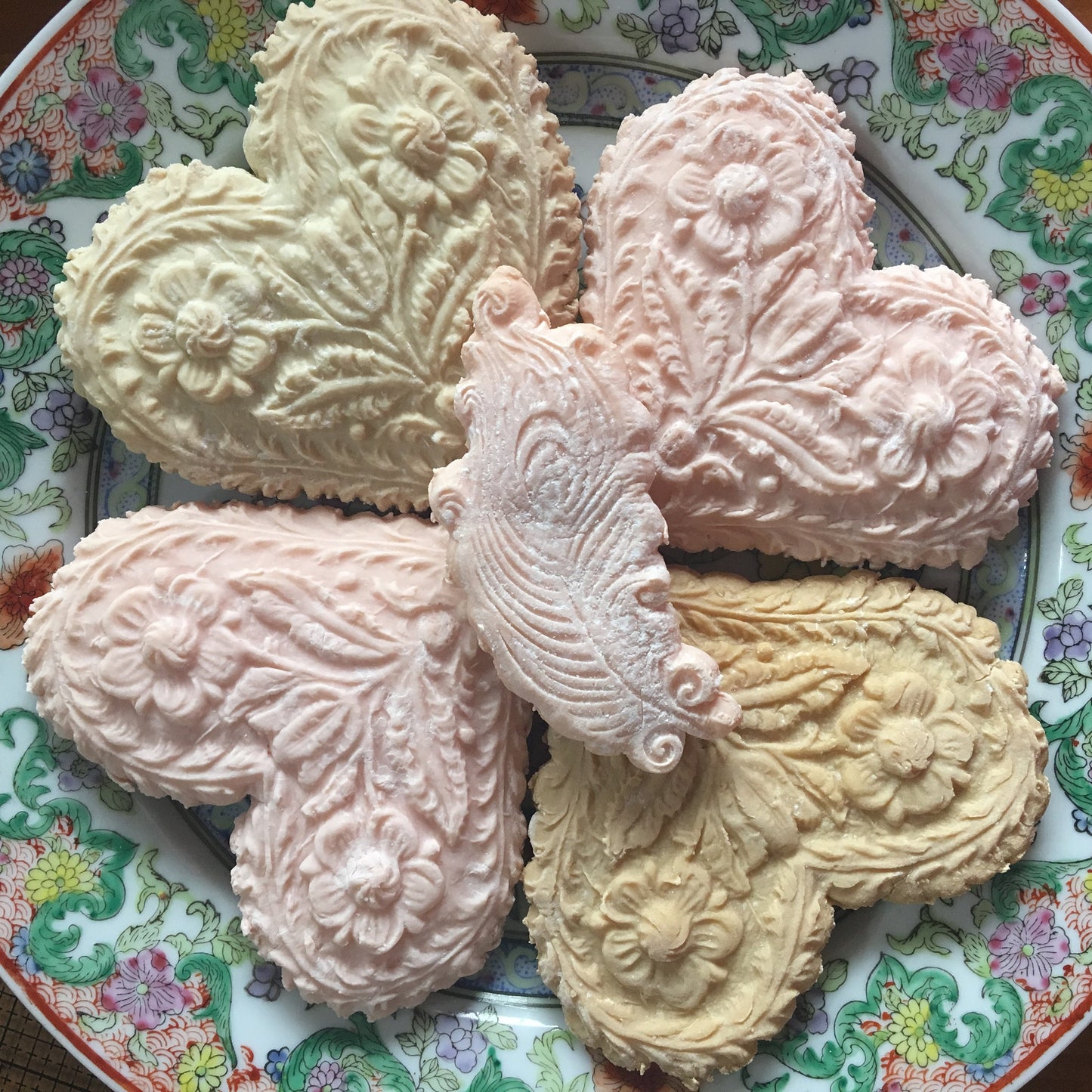 4" Vintage Victorian Heart Southern Handcut Tea Cake cookies Valentine Baby Shower Wedding Mother’s Day sweets Anise & Strawberry Springerle