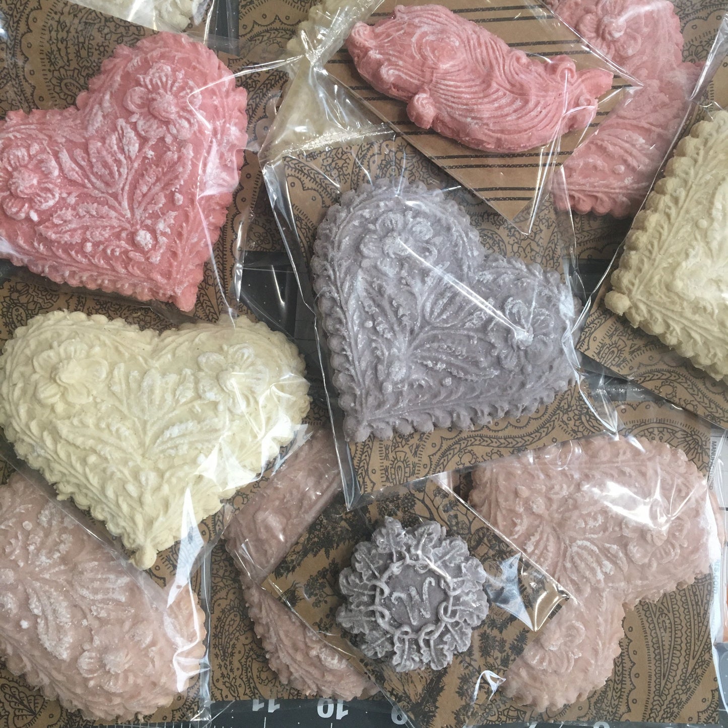 4" Vintage Victorian Heart Southern Handcut Tea Cake cookies Valentine Baby Shower Wedding Mother’s Day sweets Anise & Strawberry Springerle