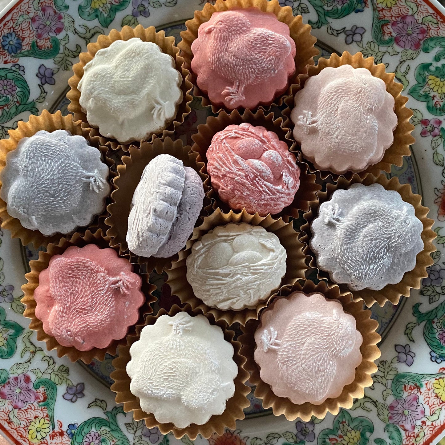 1 Dozen Spring Baby chick and nest Springerle Southern Tea Cake Daisy highland cow cookies Farm Baby Bridal Baptism Wedding Shower