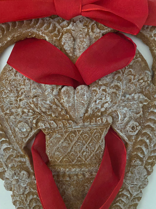 10.5” Vintage Victorian Christmas Gingerbread Gift  HeartMother’s Day Lebkuchen or Speculaas Vintage
